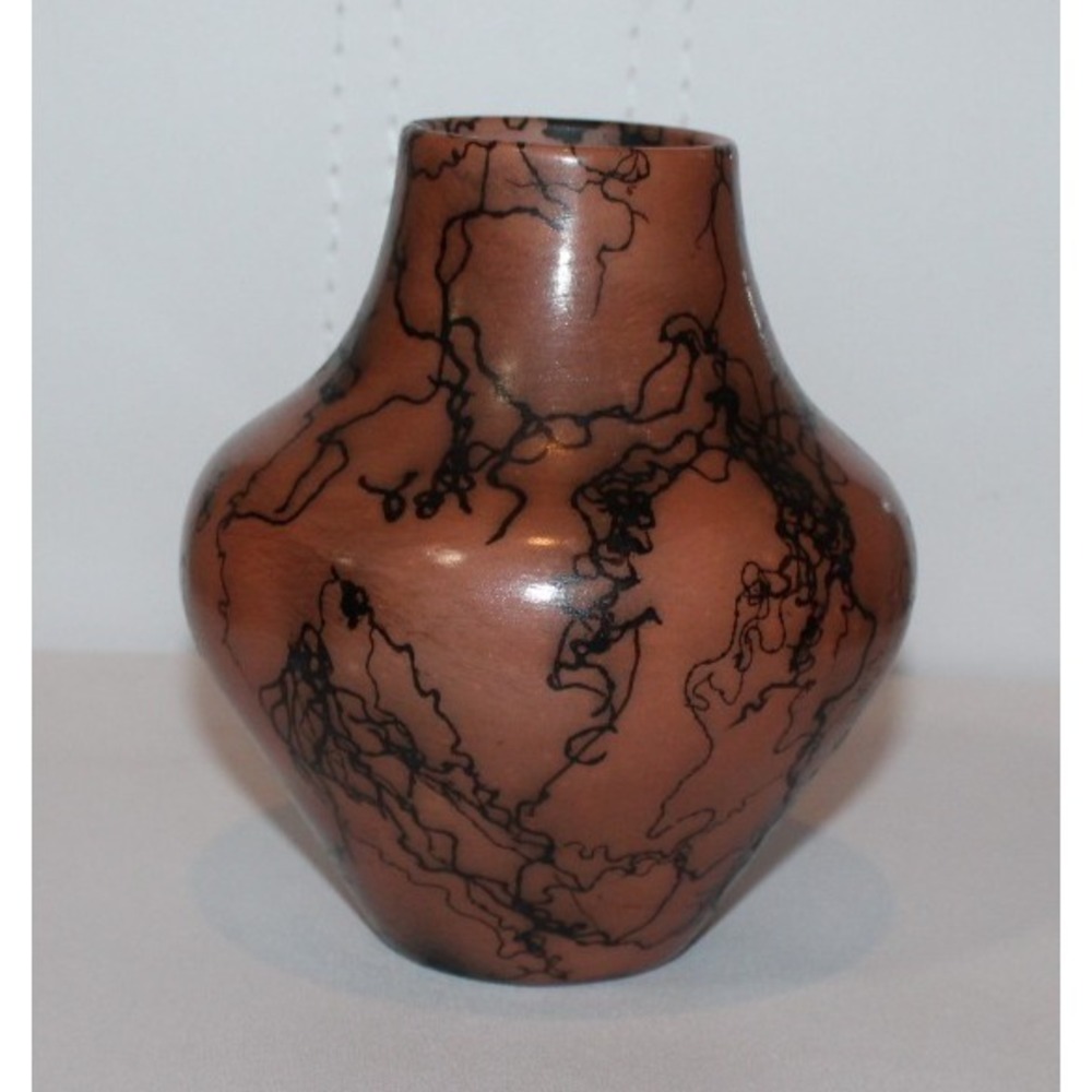 Navajo horse hair 5" vase signed JM brown &‎ black